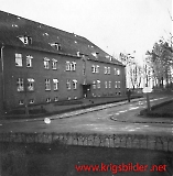 Filename=13667_-_Kaserne_rekruttskole_ca_03-1941.jpg
Filesize=225KiB
Dimensions=785x800
Date added=May 04, 2014 13667_-_Kaserne_rekruttskole_ca_03-1941.jpg