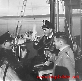 13692_-_NM-01_Cherusker_1941-308_med_maskinsjef_28LI29_-_skipssjef_LtzS_Cabolet_og_Steuermann.jpg