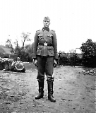 Filename=Vf_tr_-_Der_Fuhrer.jpg
Filesize=58KiB
Dimensions=768x900
Date added=Jun 19, 2009 Vf_tr_-_Der_Fuhrer.jpg