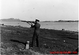 En kammerat bisettes
