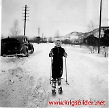 Junge auf Skiern 18/2-41